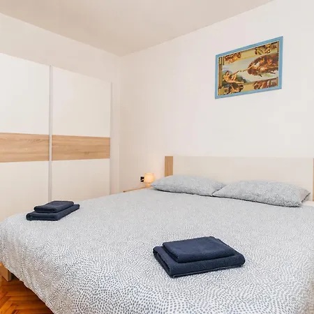 Apartamento Mediteran 2 *